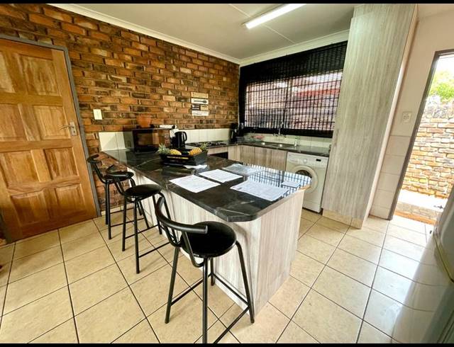 3 BEDROOM TOWNHOUSE FOR SALE IN RANGEVIEW